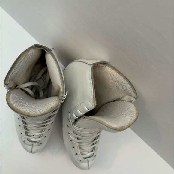 EDEA Motivo 220 with Legacy 8 blades - Picture 5 of 6